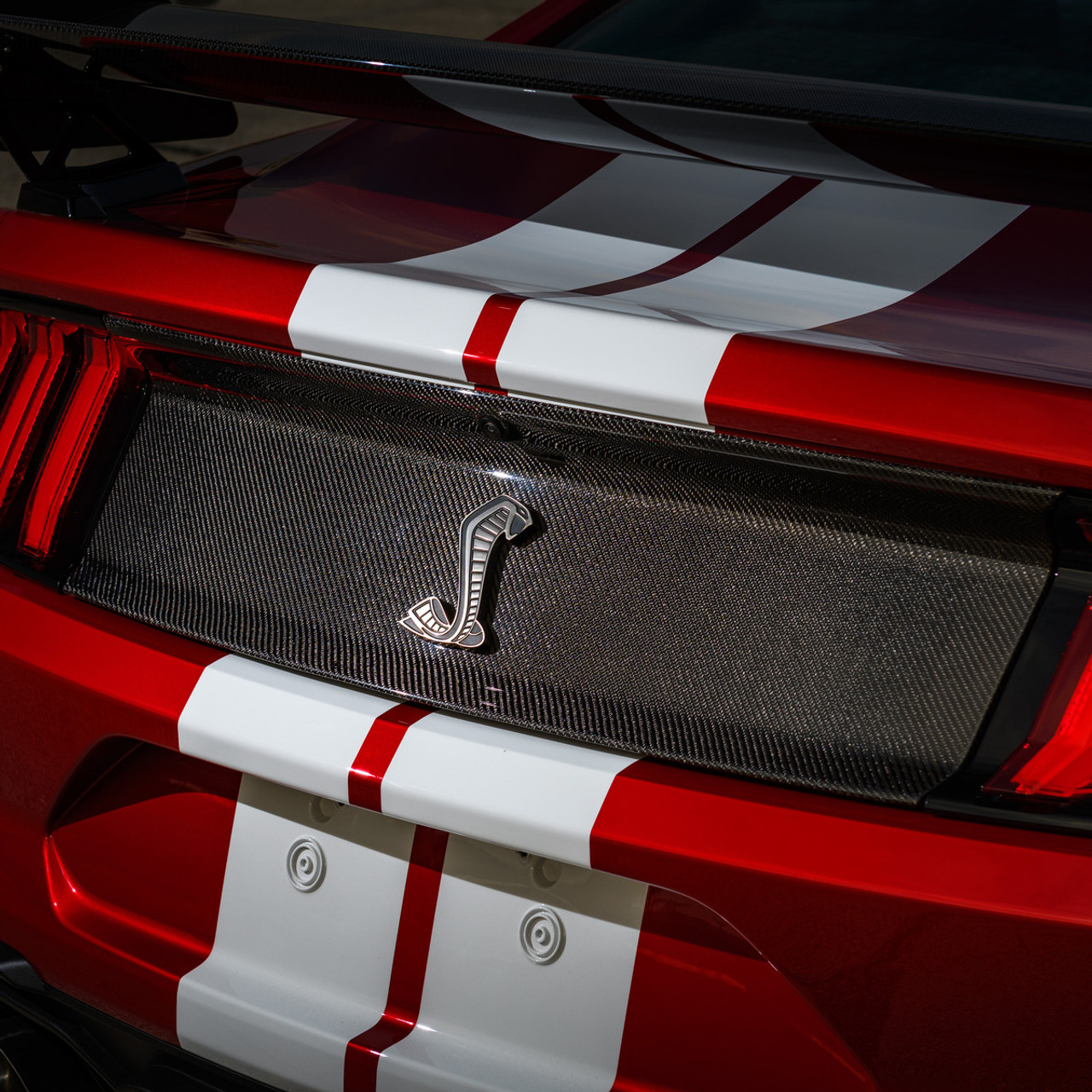 Ford Performance Deck Lid Trim Panel, Carbon Fiber :: 2020-2022 Ford Mustang GT500